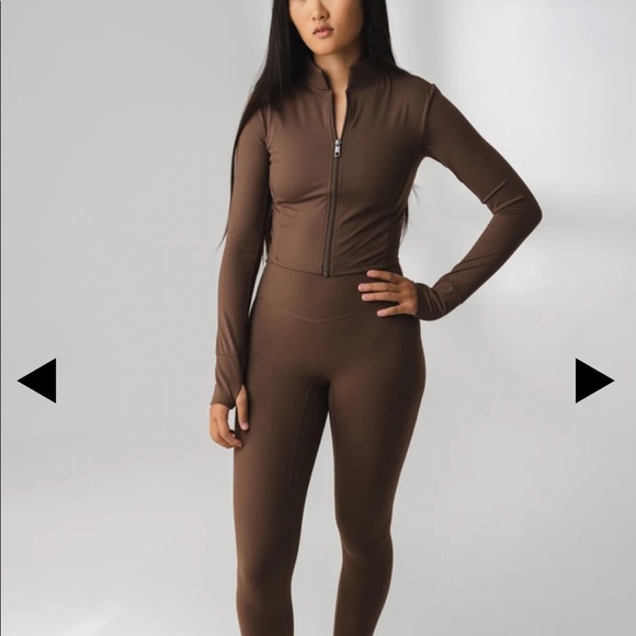 Balance Athletics Elevate Cropped Zip - Picture 4 of 9